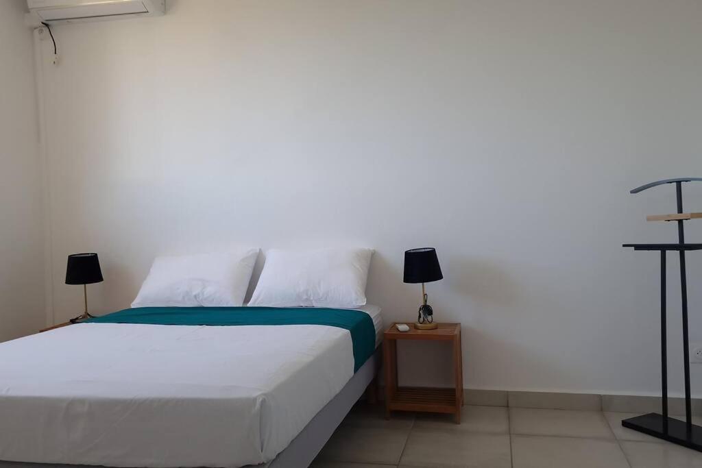 Joli T2 En Bas De Villa Vue Jardin Et Mer Vieux-Habitants Exteriér fotografie